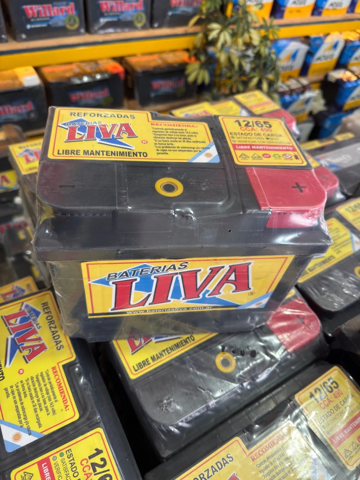 Stock real de baterías Liva en el centro de baterías